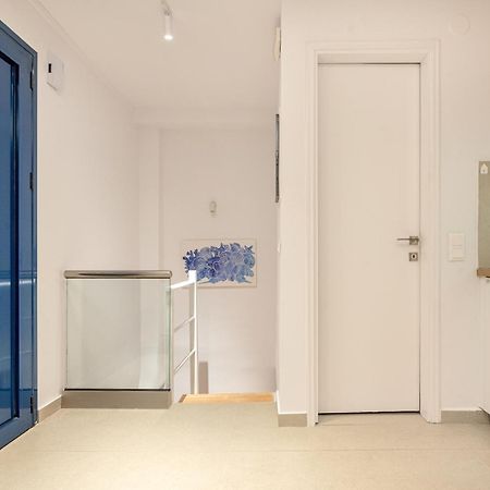 Blue & White Velvet 20M From The Beach Danilia Exterior foto