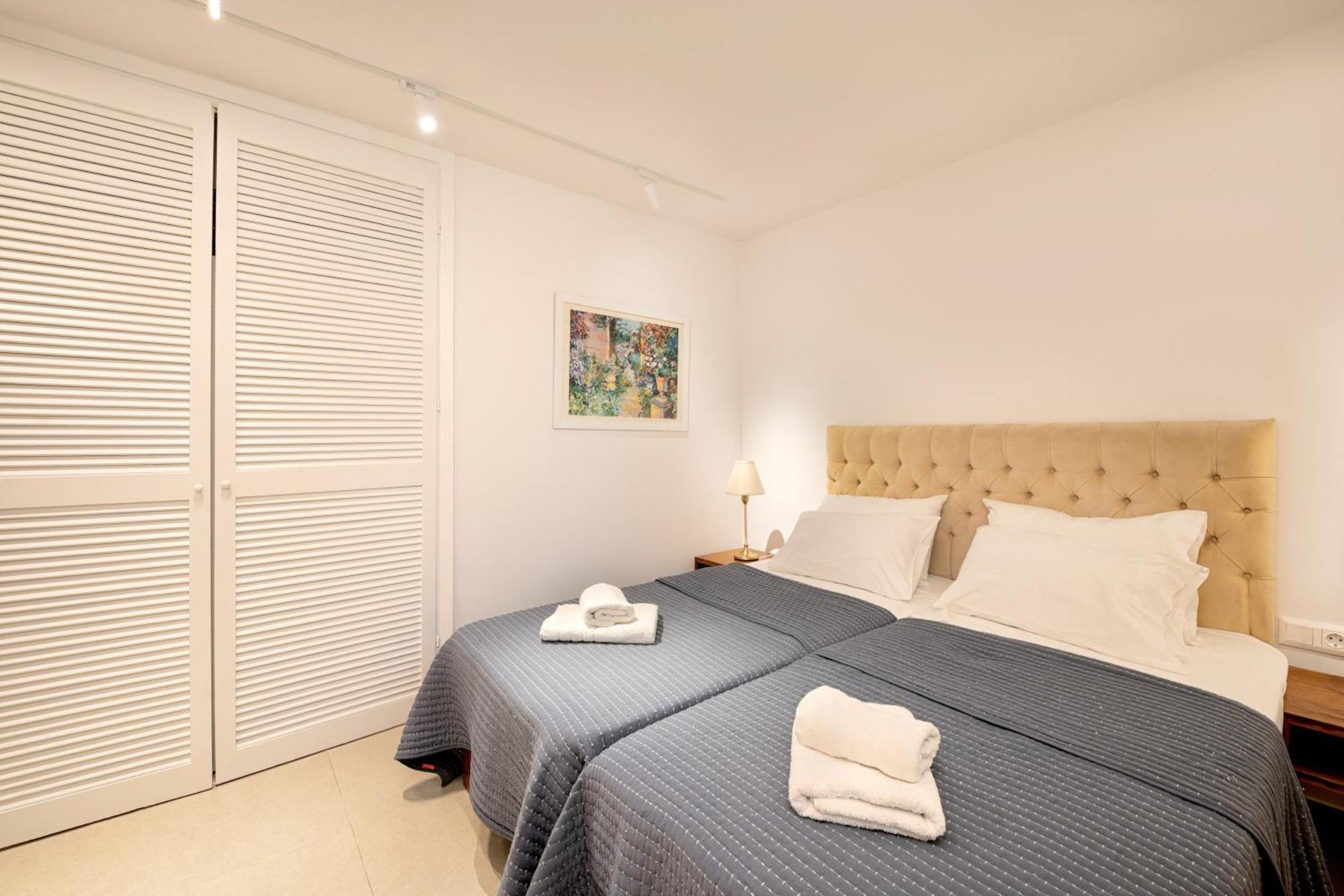 Blue & White Velvet 20M From The Beach Danilia Exterior foto