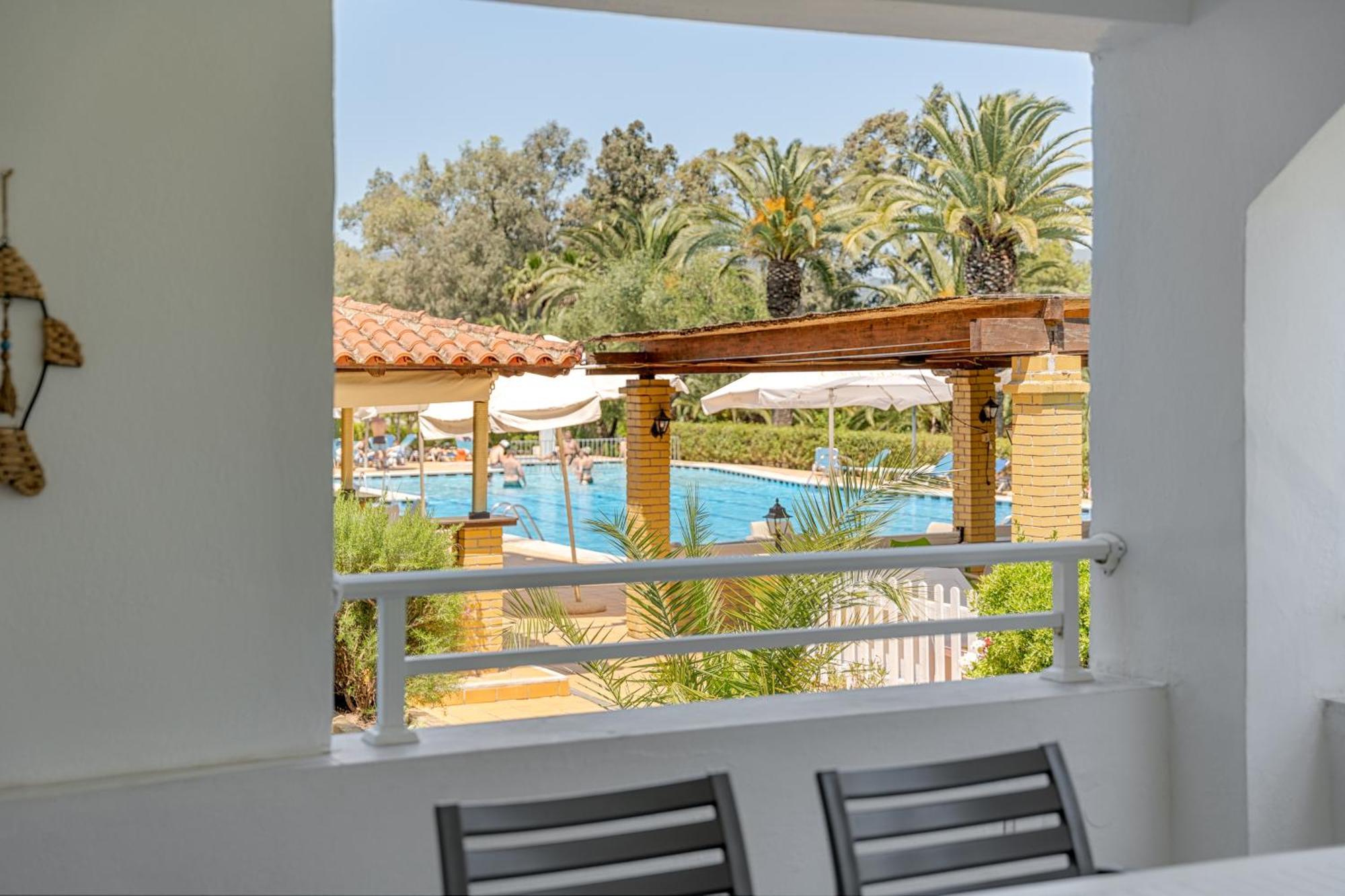 Blue & White Velvet 20M From The Beach Danilia Exterior foto